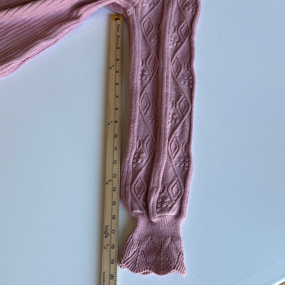 Soft Mauve Knit Sweater by Olivia Sky | Size Large | Ribbed V-Neck Sweater - Picture 7 of 9